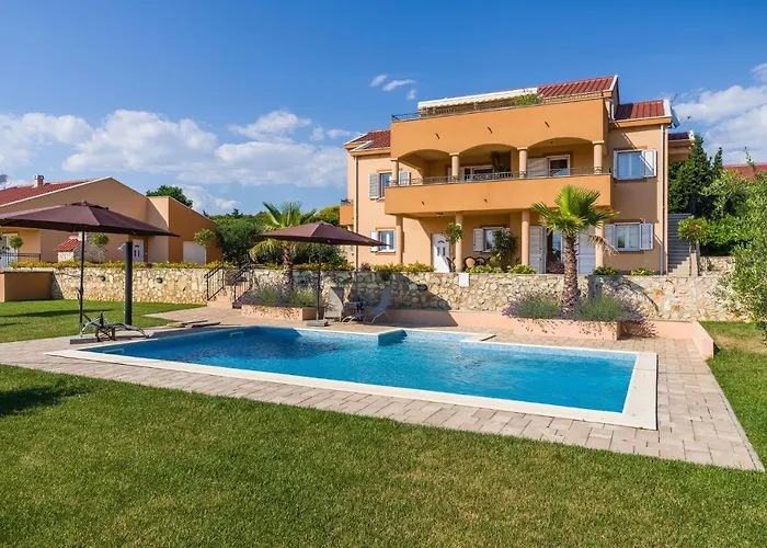 Апартаменты Alex 1 *